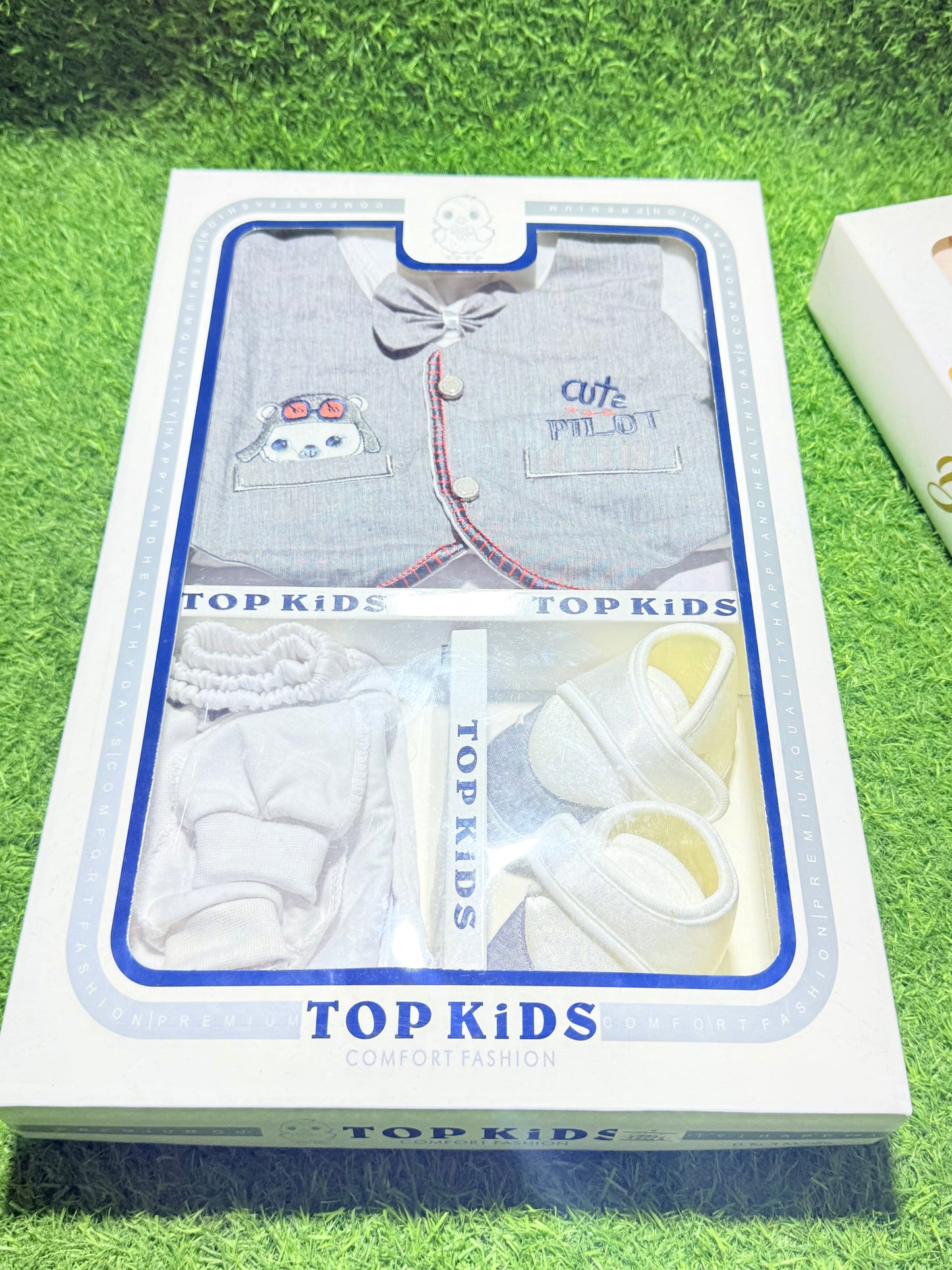 Newborn Baby Gift Set Bundle Assorted Designs - Premium Cotton Clothing & Booties Box👶